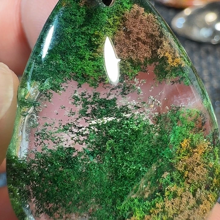 虎***未镶嵌颈饰水晶好