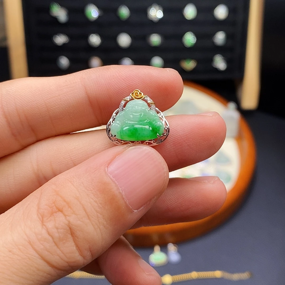 颈饰18K金镶嵌翡翠佛公