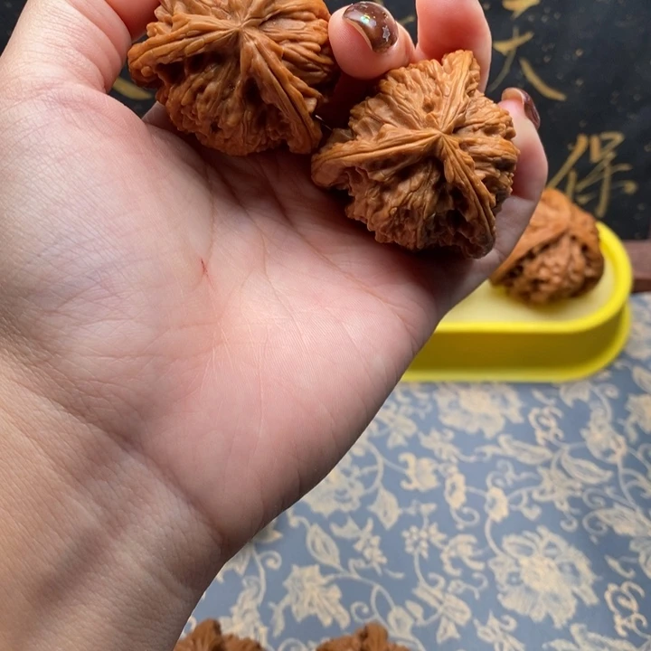 A***p吊坠文玩核桃白狮子