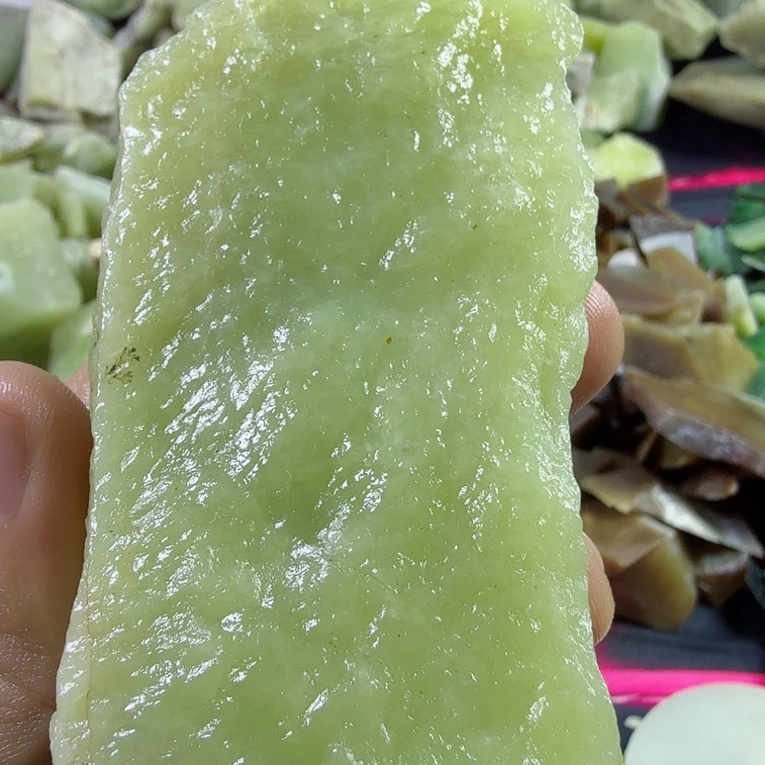 和田玉（糖玉）未镶嵌珠宝奇石
