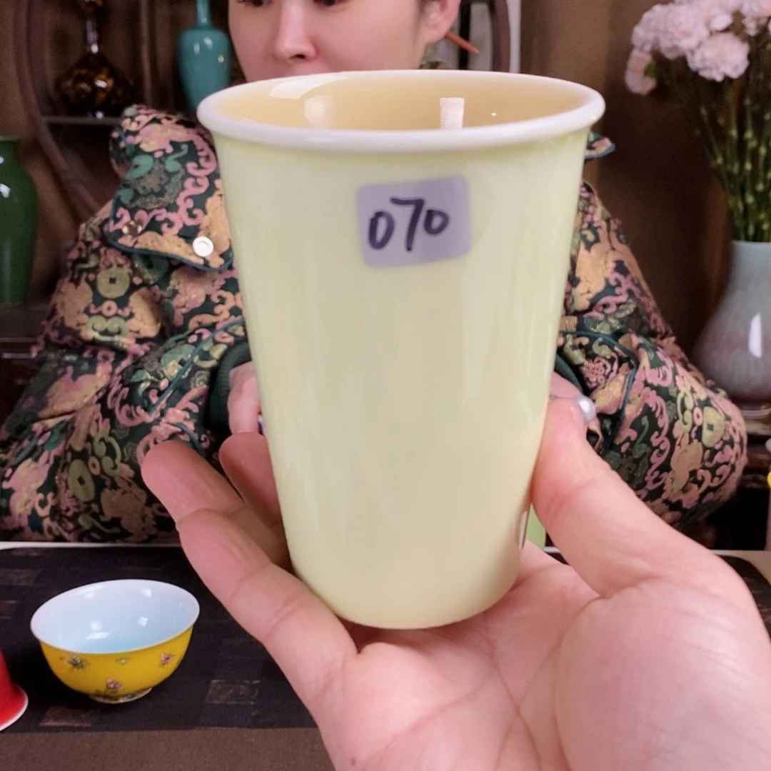 070号珍藏翠玉内鸡油黄可乐杯