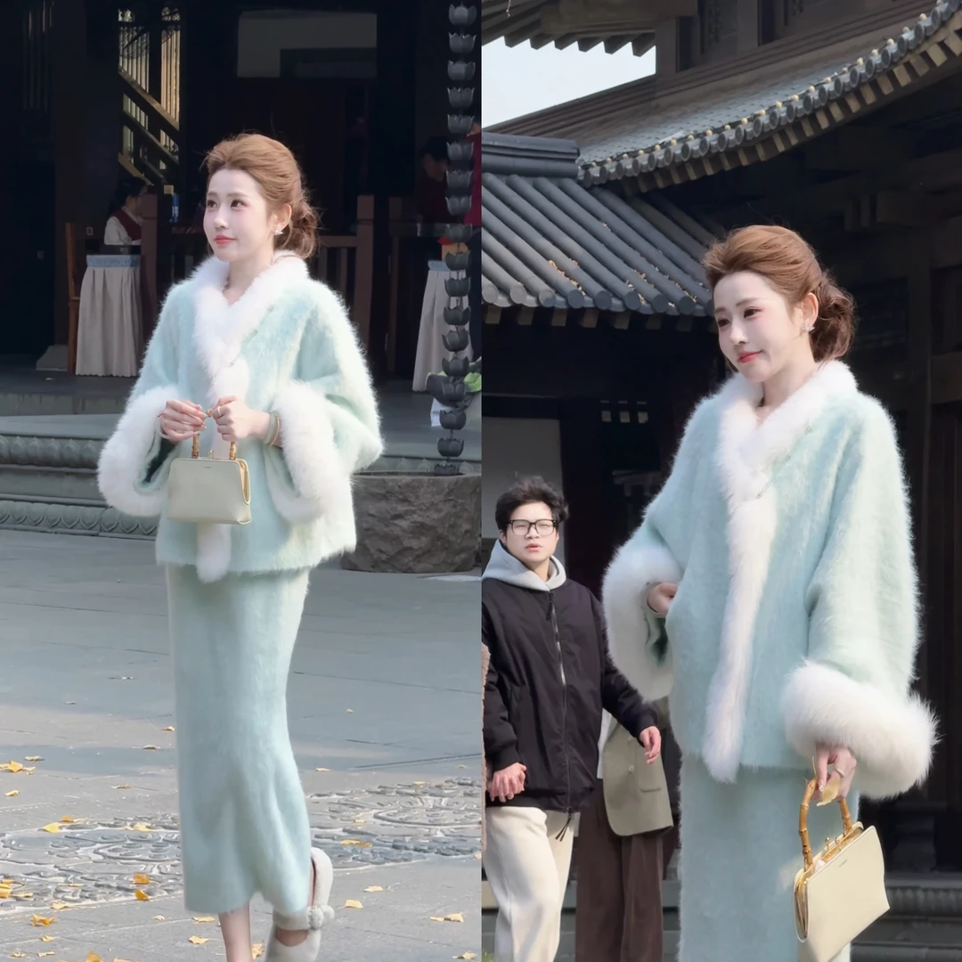 【婷婷】《青花瓷•摄人心魄》贵气重工狐狸毛拉绒大衣套装25DK8010