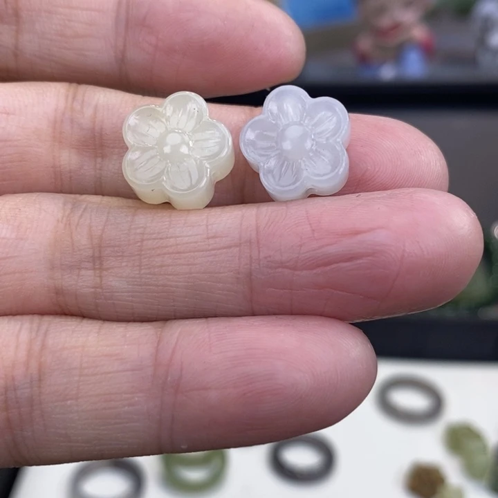 和田玉颈饰未镶嵌致***使