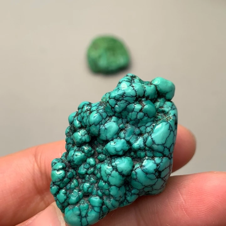 绿松石未镶嵌颈饰