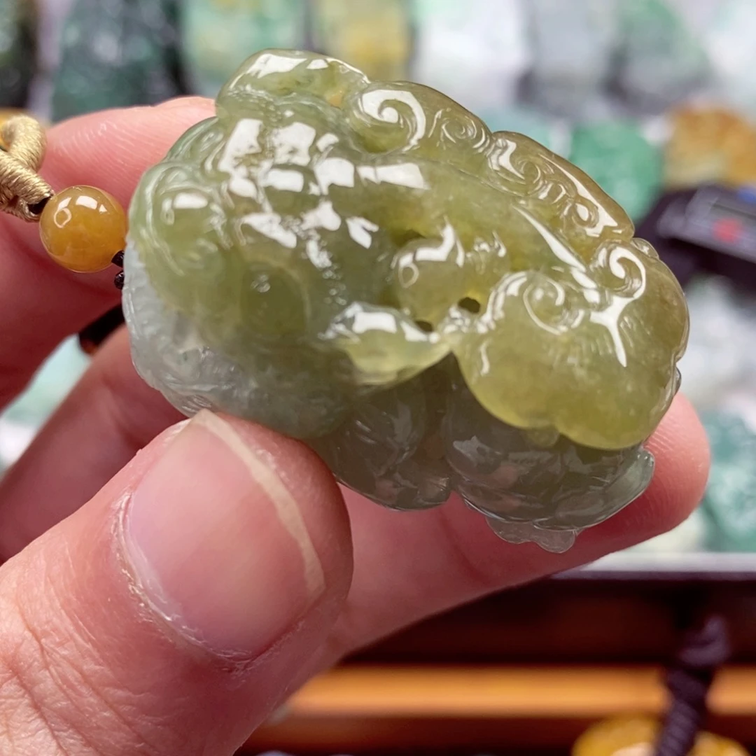 翡翠颈饰未镶嵌翡翠