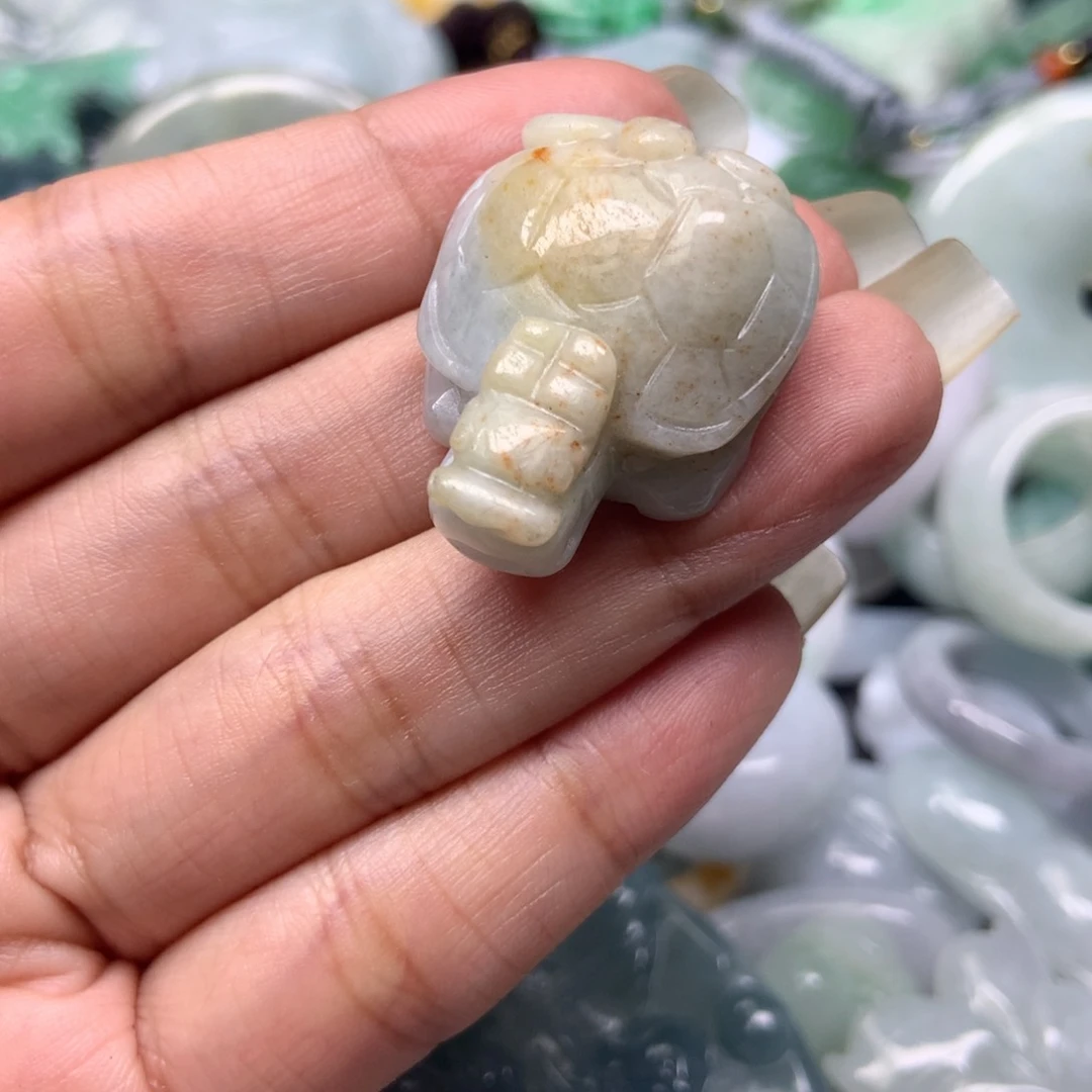 翡翠颈饰未镶嵌天然翡翠