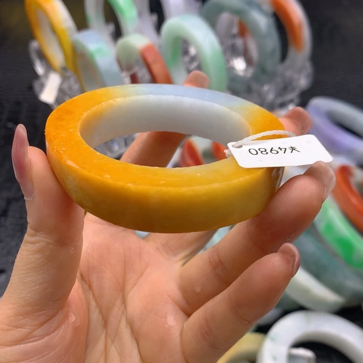 定制翡翠未镶嵌翡翠手镯