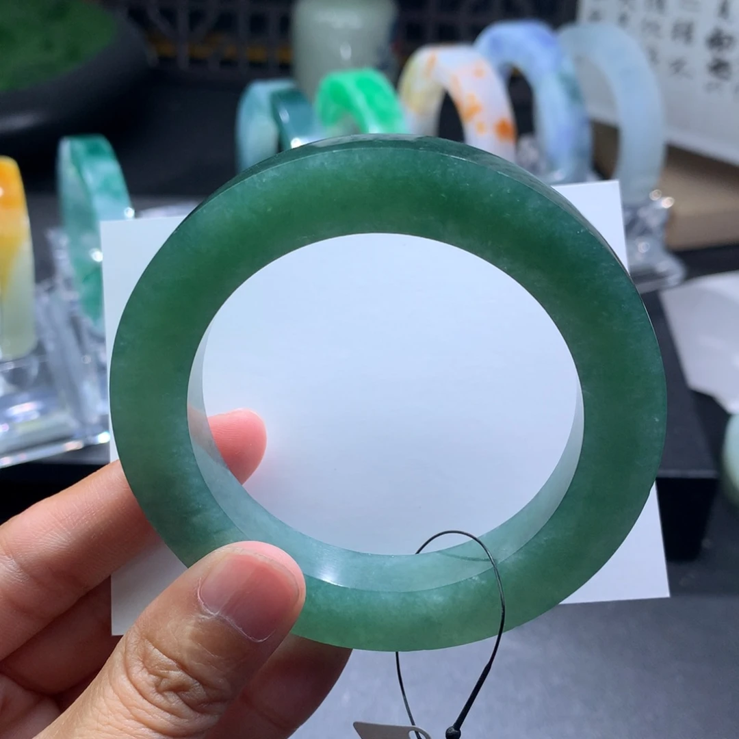 未镶嵌手镯定制翡翠