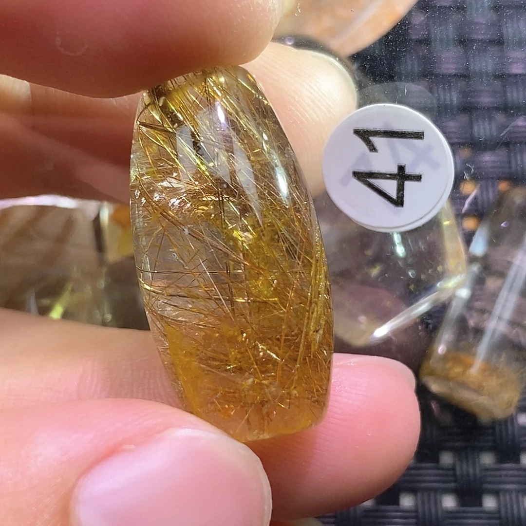 荣***荣未镶嵌吊坠(不含链)水晶