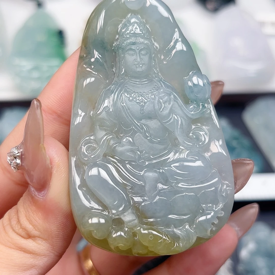 翡翠未镶嵌颈饰观音