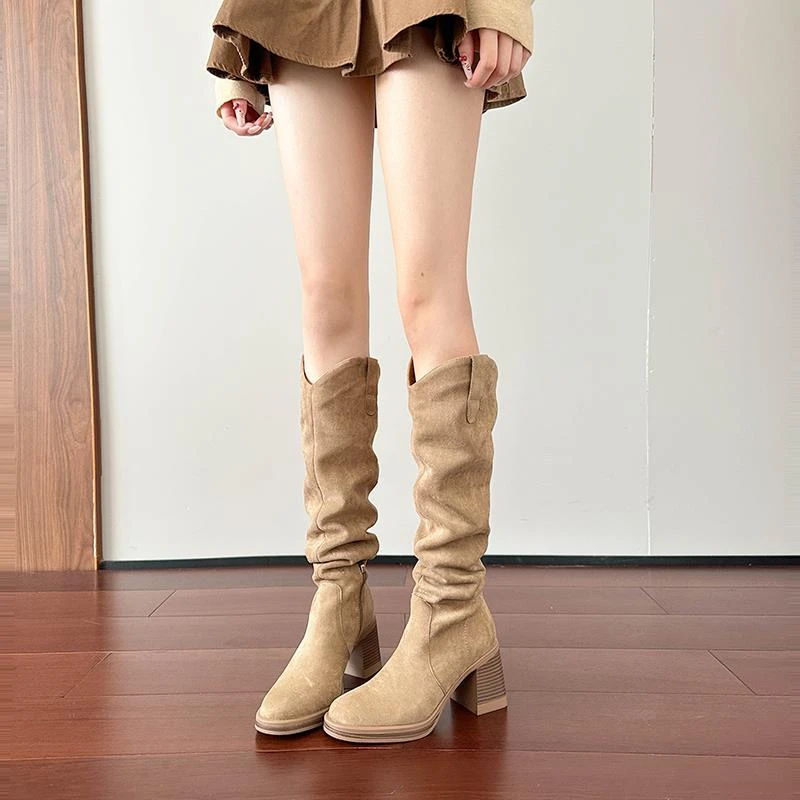 绒面粗跟西部堆堆靴女2024秋冬新款v口显瘦高复古西部粗跟堆堆靴