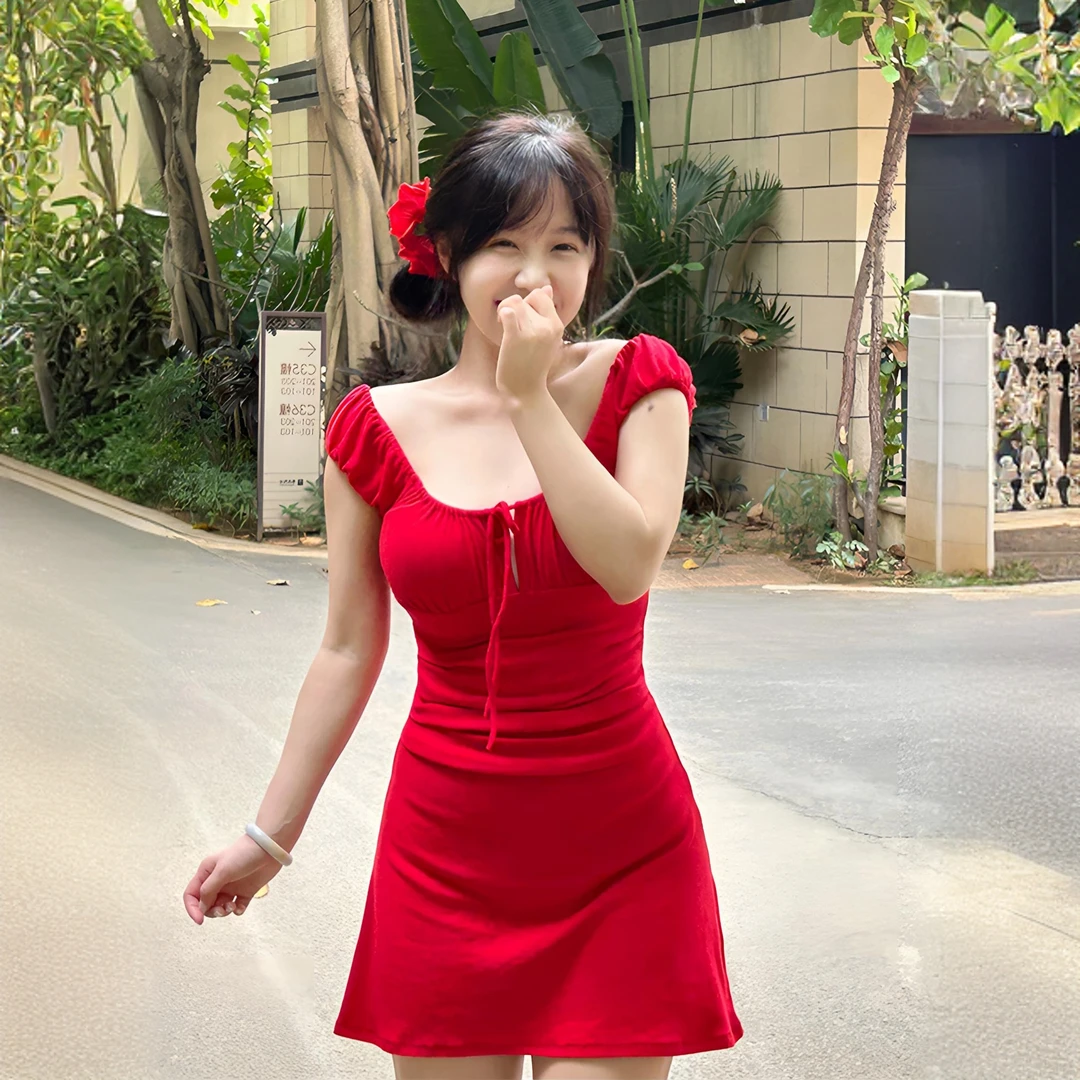 法式红色锁骨一字肩连衣裙法式辣妹收腰显瘦A字包臀短裙多巴胺