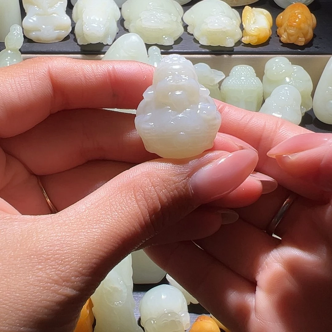 六***六和田玉未镶嵌颈饰