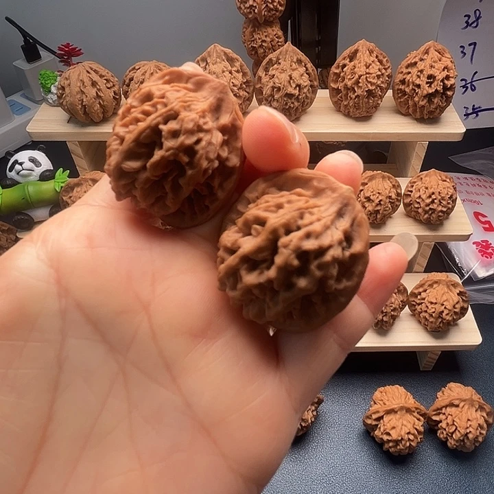 尼***迪吊坠文玩核桃秦岭核桃