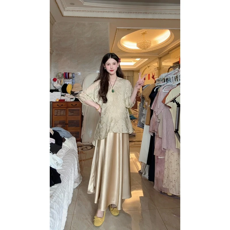 时髦气质新款网红孕妇装大码孕妇两件套醋酸吊带裙＋提花上衣套装