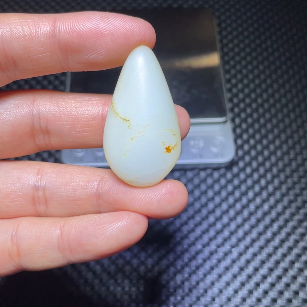 P***柱和田玉（糖玉）未镶嵌颈饰