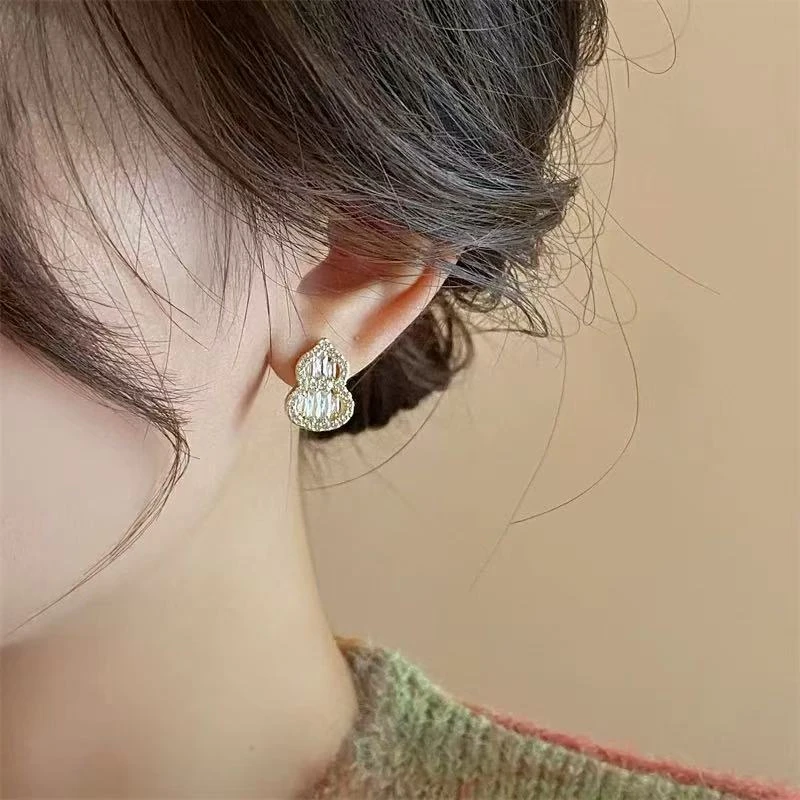 铜合金合成锆石耳饰 017---葫芦耳钉