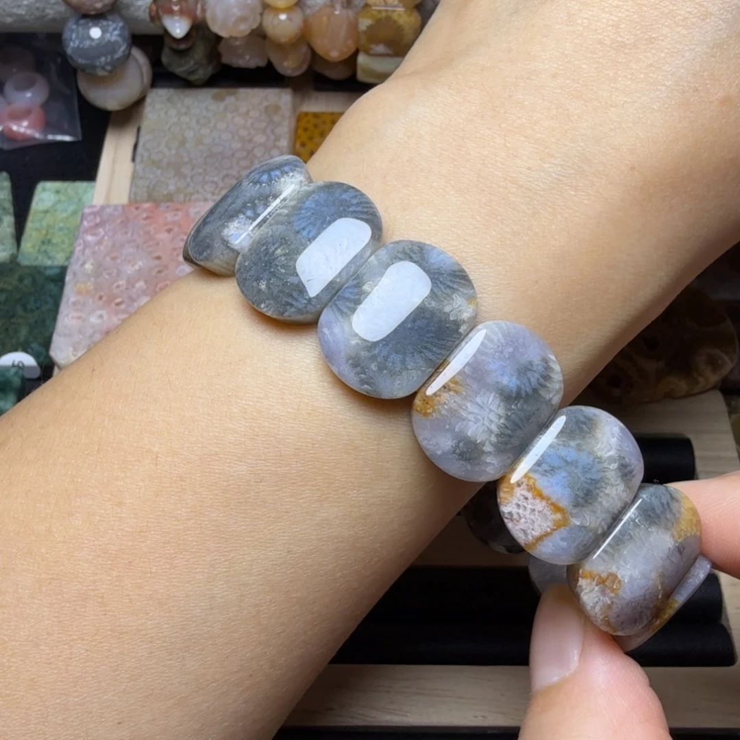 硅化玉未镶嵌好特别的黑蓝紫 玉透大花，有骨骼