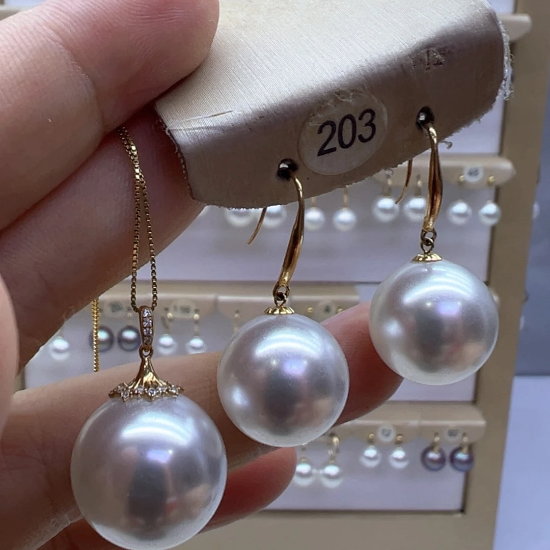 淡水珍珠18K金镶嵌吊坠(赠链)