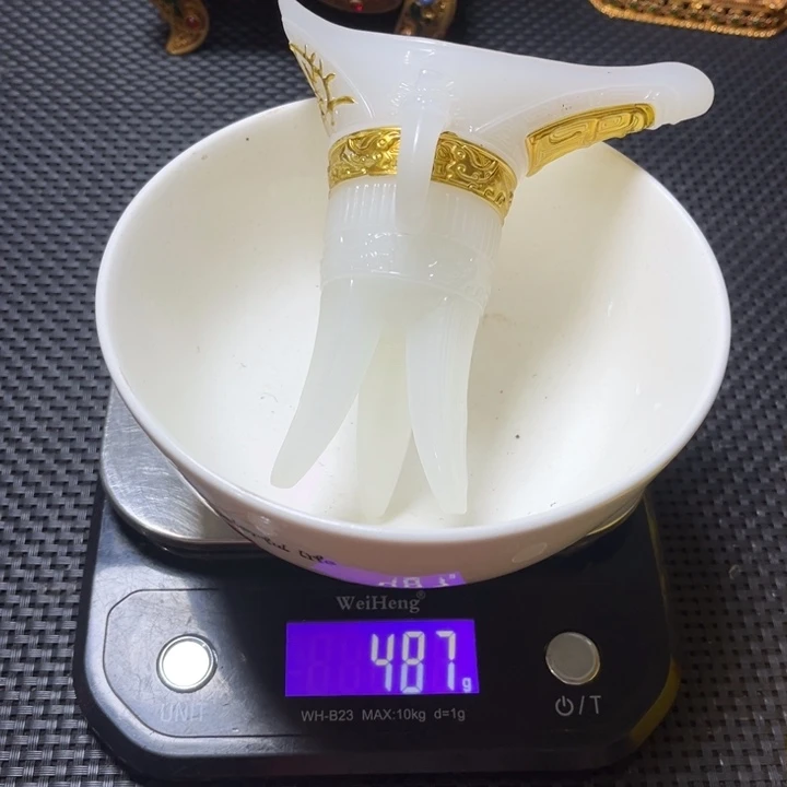 摆件一**尘瓷器和陶瓷的
