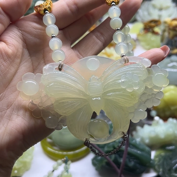 蛇纹石玉未镶嵌颈饰