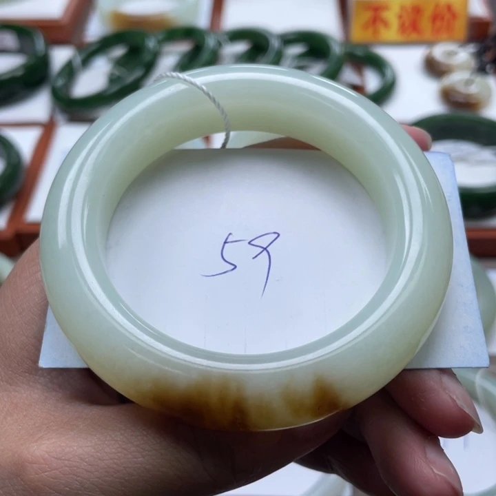 未镶嵌手镯和田玉