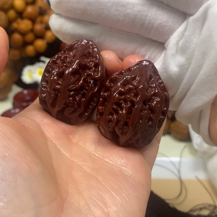 文玩核桃吊坠八棱秋子