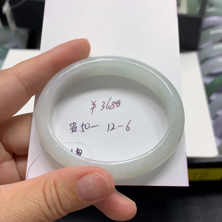 未镶嵌手镯翡翠18