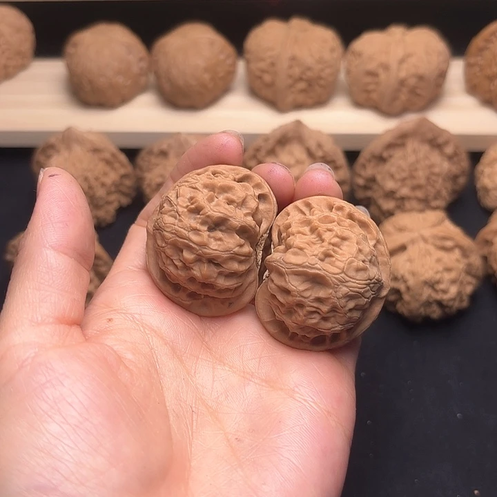 文玩核桃把件工**T38.5宫灯