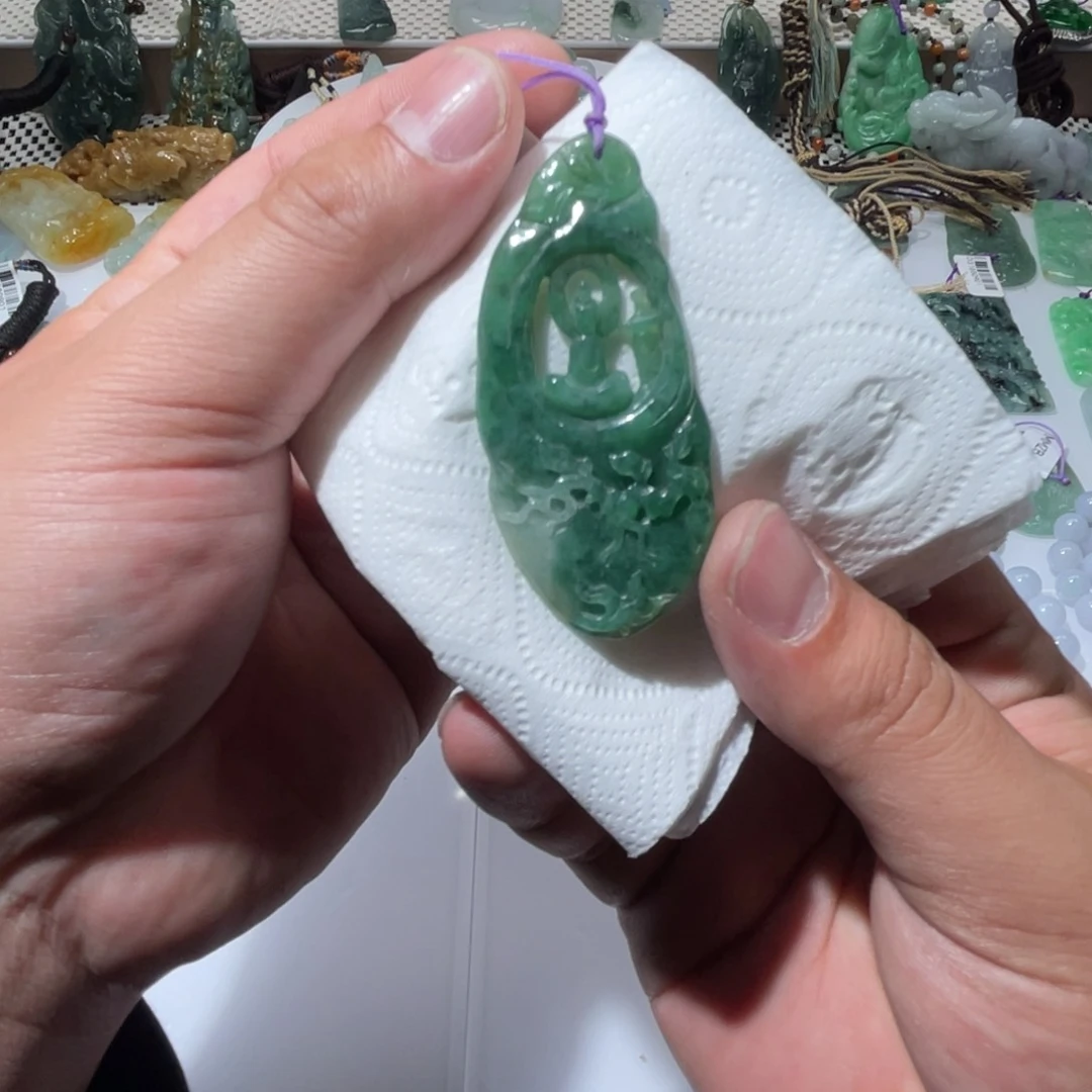 翡翠颈饰未镶嵌天然