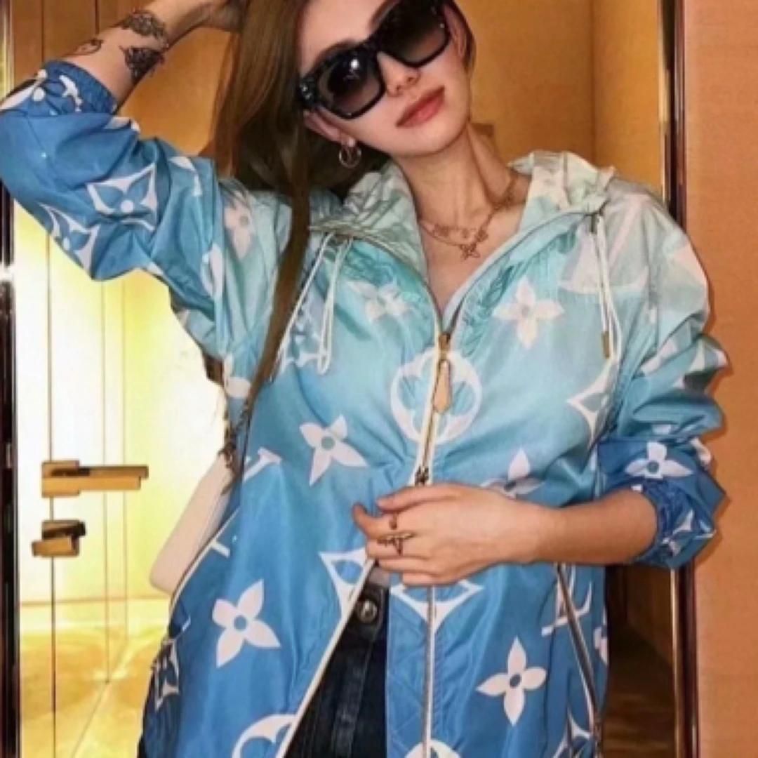 未使用 LouisVuitton/路易威登 满印连帽冲锋衣/40码/32223