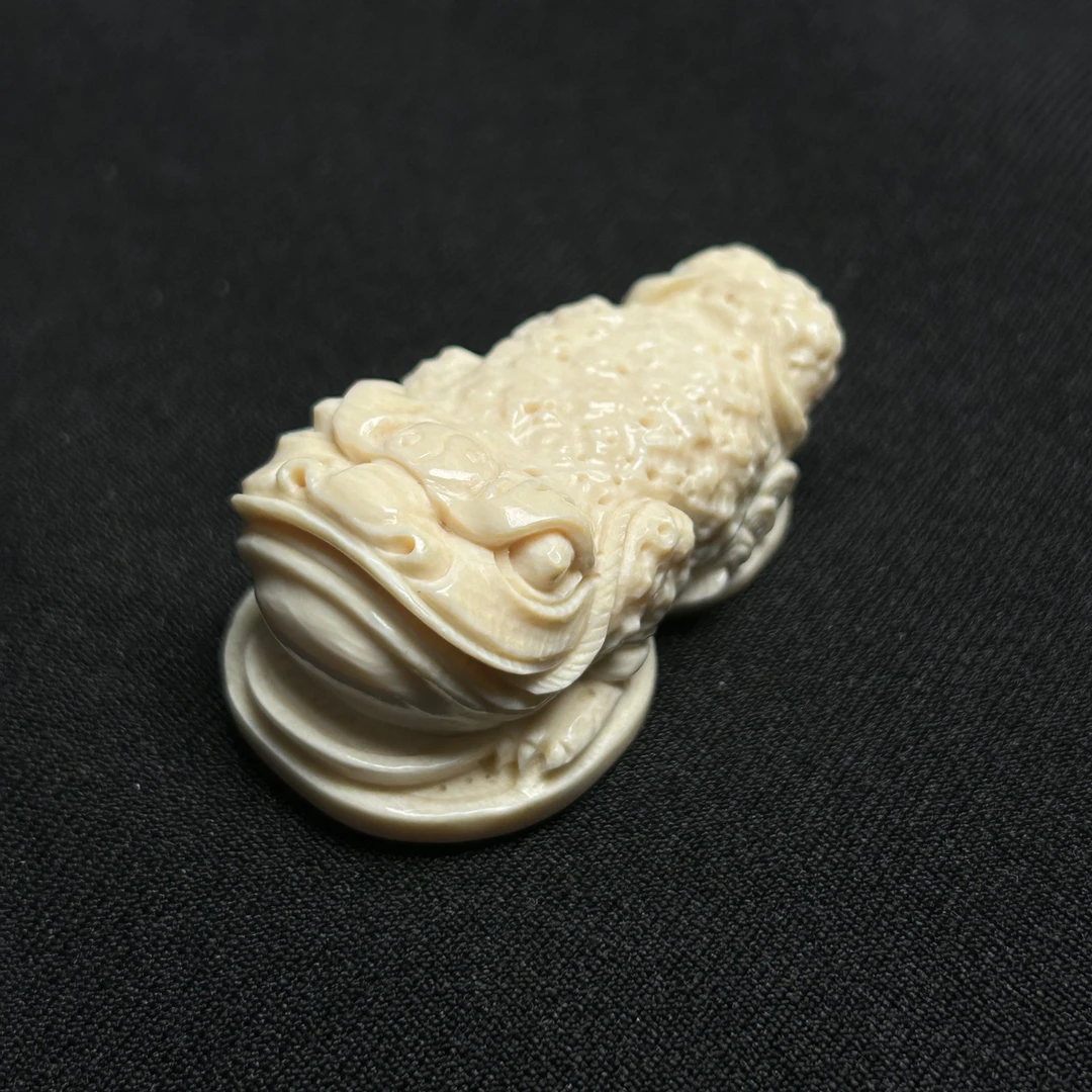 DY02 只做天然猛犸象牙 金蟾 约长度46*宽度26*厚度18mm