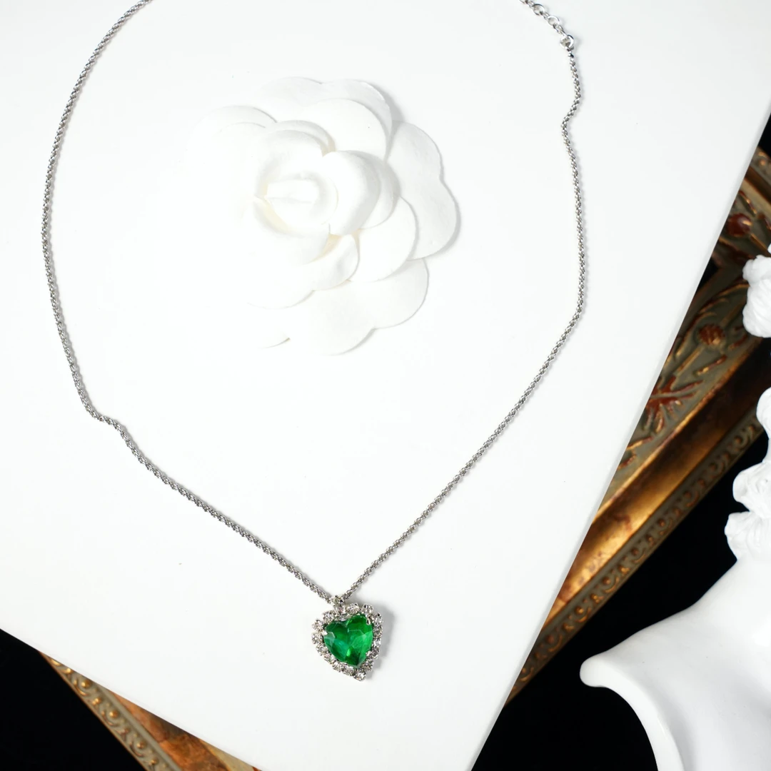 95新 DIOR/迪奥 柚礼中古/迪奥绿色桃心项链LZ506102