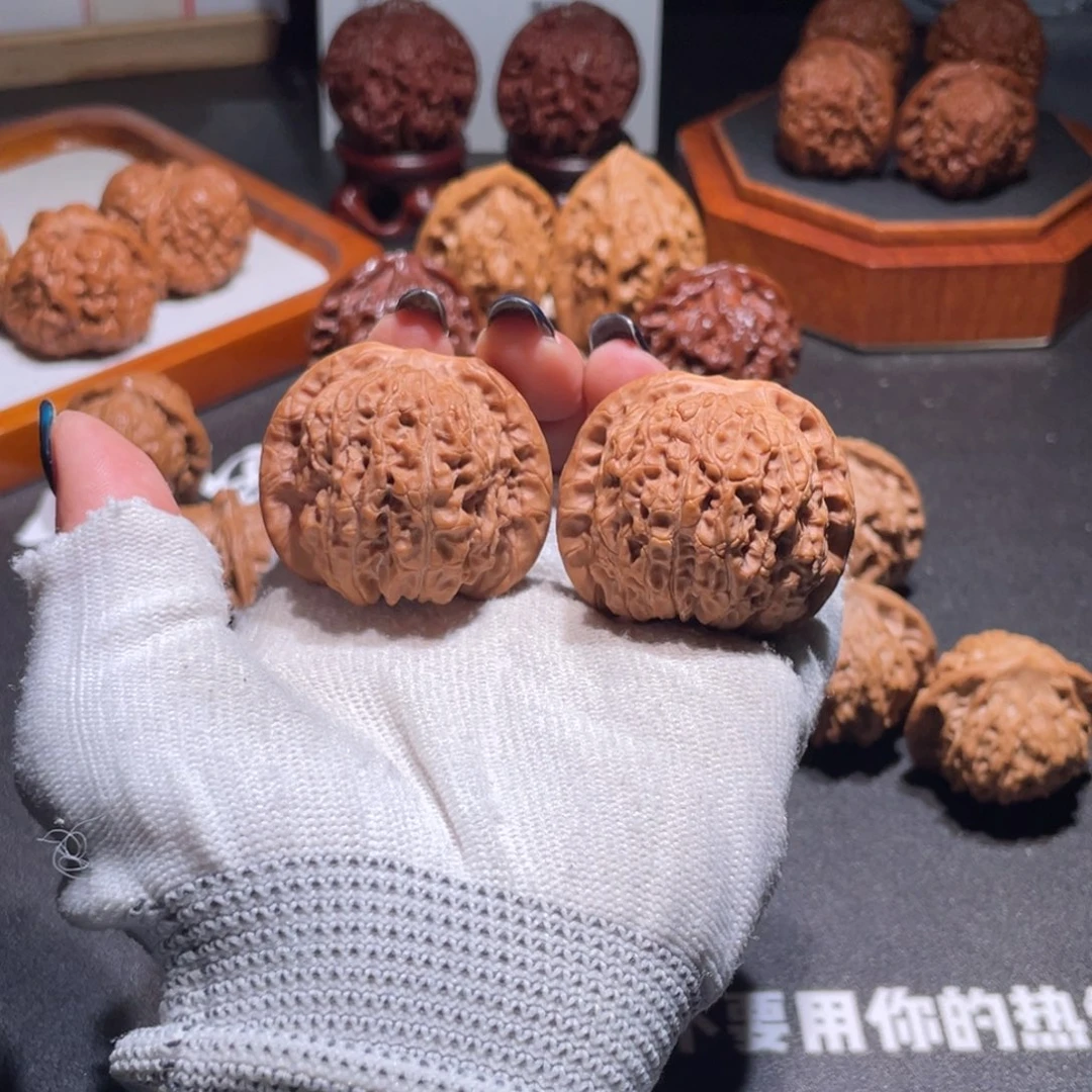 吊坠文玩核桃44.40血麒麟7609