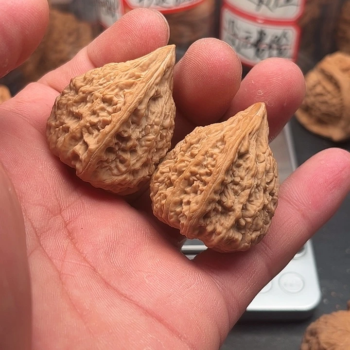 文玩核桃把件塔尖33