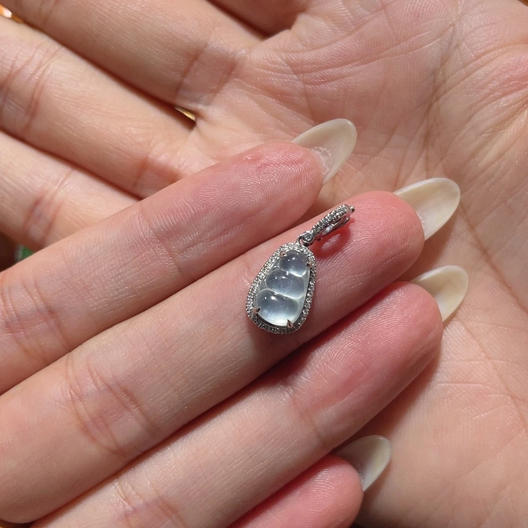 我***们翡翠18K金镶嵌吊坠(不含链)