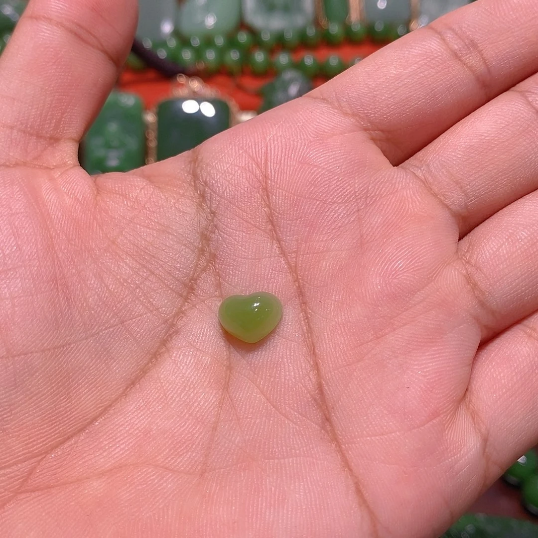 和田玉（碧玉）未镶嵌珠宝半成品