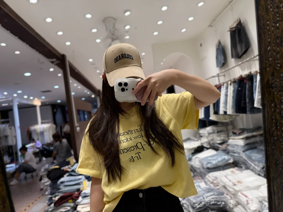 新款英文字母T恤