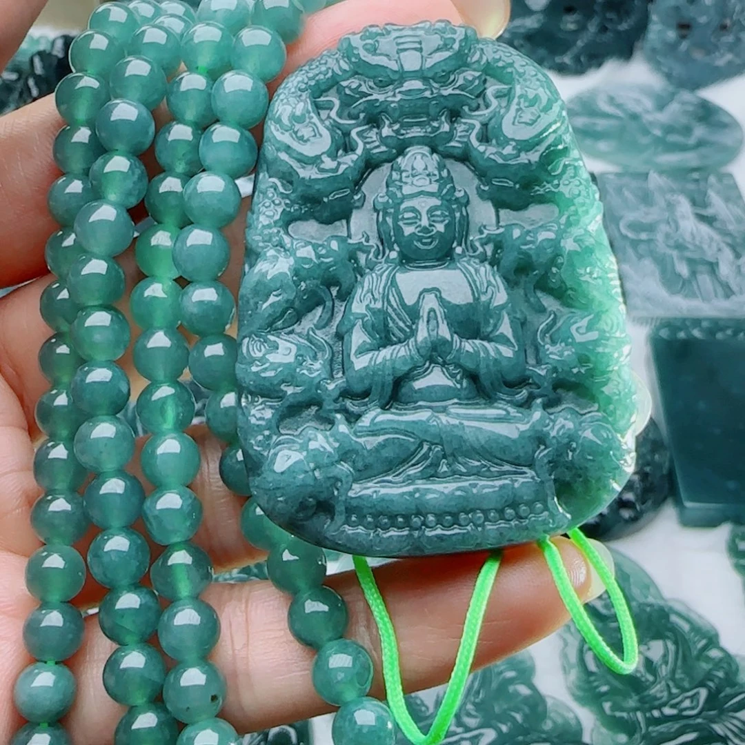翡翠未镶嵌颈饰多样性发货天然的A货翡翠