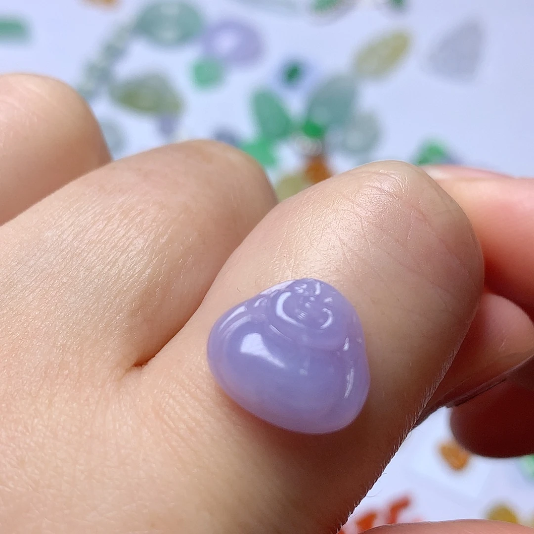 翡翠未镶嵌颈饰佛