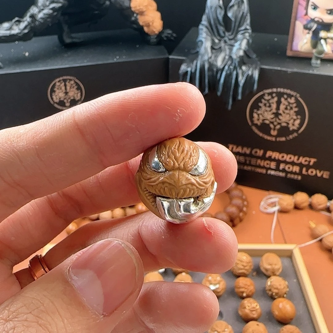 猴头核桃吊坠一*高毒液19镶嵌