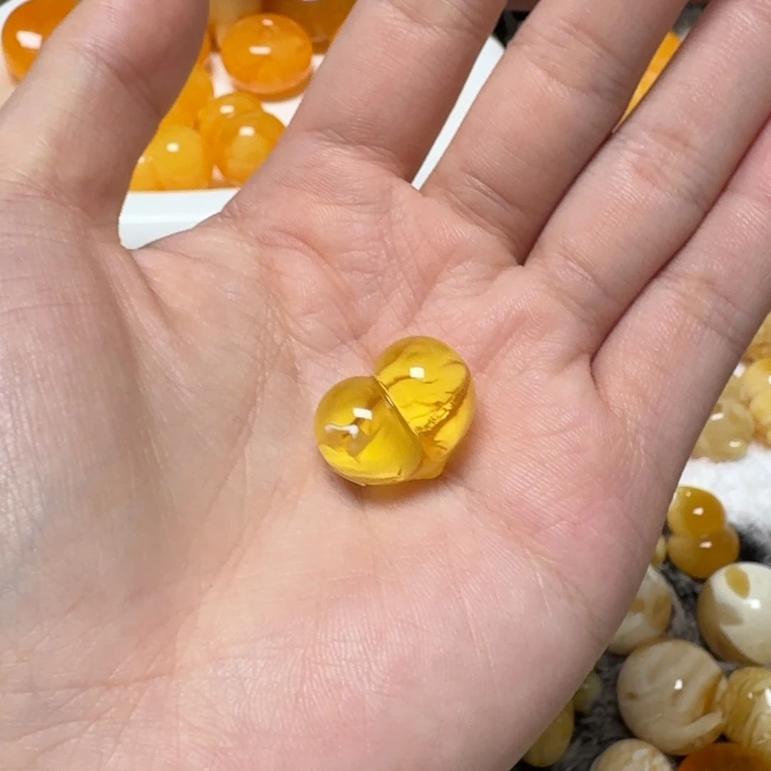 琥珀未镶嵌裸石蜜蜡屁桃