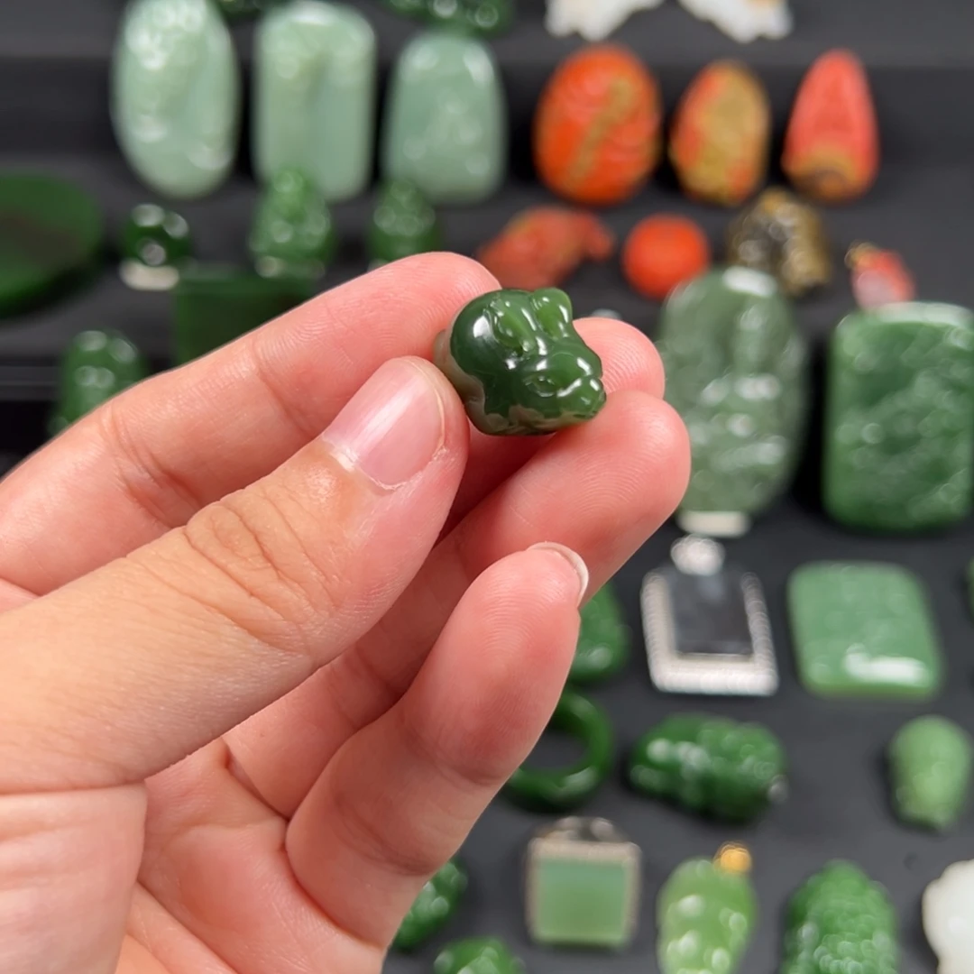 和田玉（碧玉）未镶嵌挂件