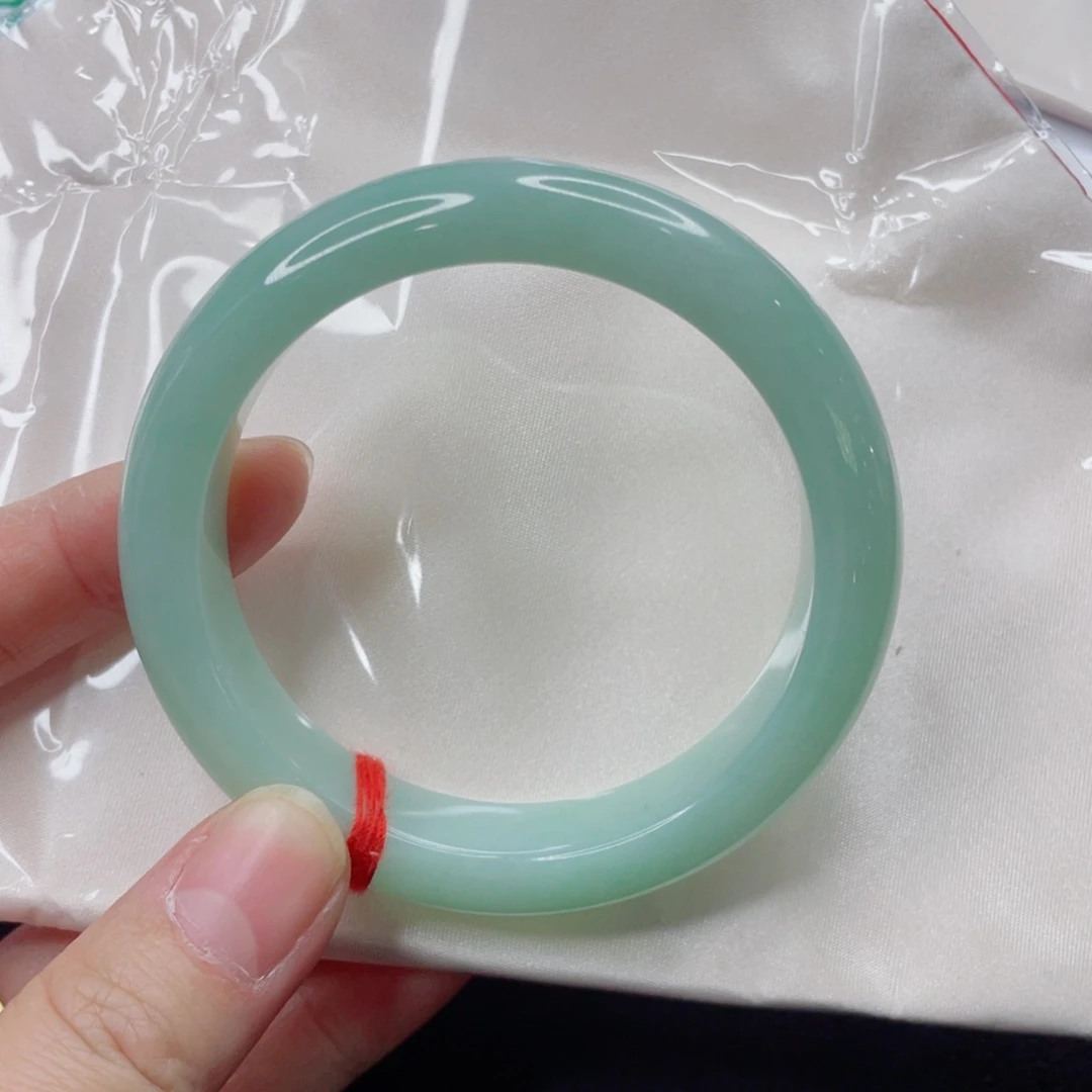 未镶嵌手镯翡翠手镯