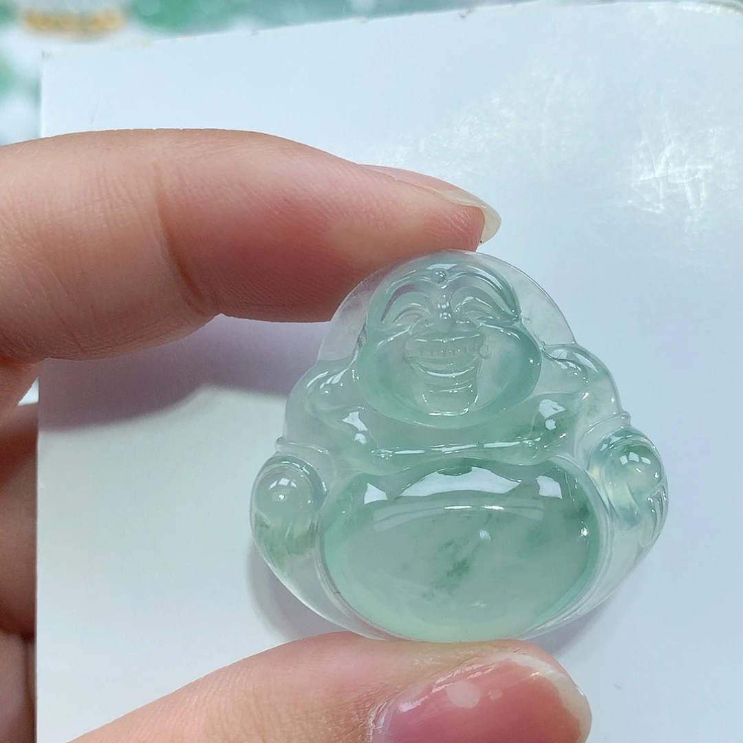 翡翠未镶嵌颈饰佛