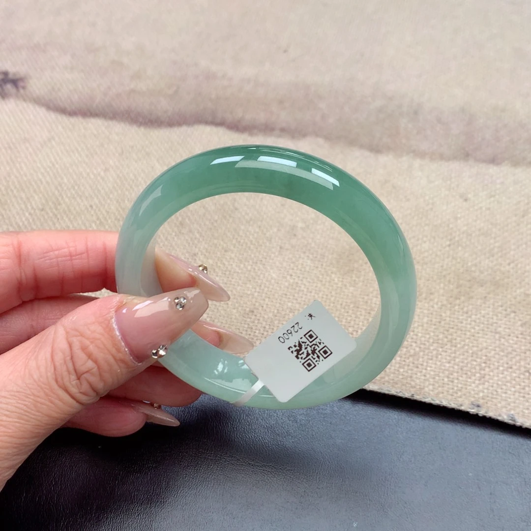 未镶嵌手镯翡翠缅甸翡翠手镯