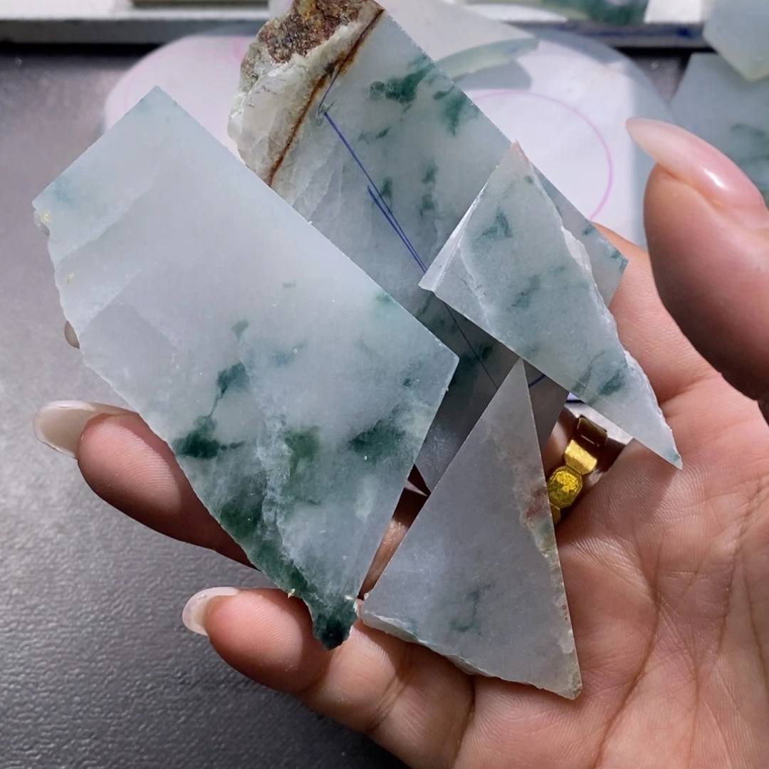 翡翠挂件未镶嵌清*