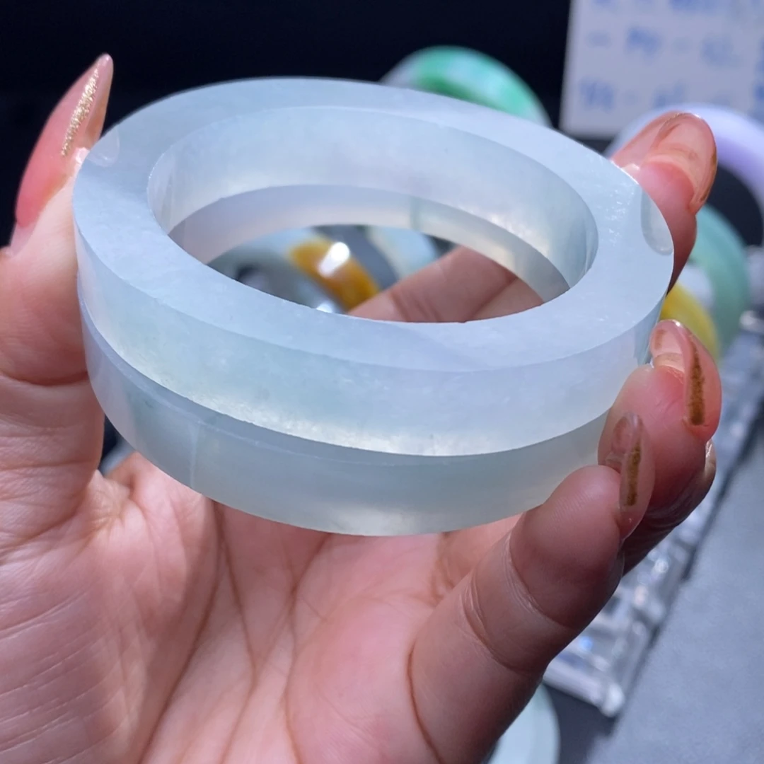 定制翡翠未镶嵌翡翠手镯