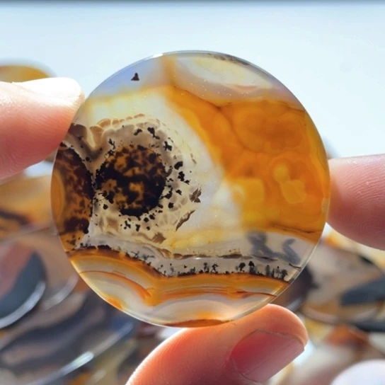 玛瑙/玉髓颈饰未镶嵌