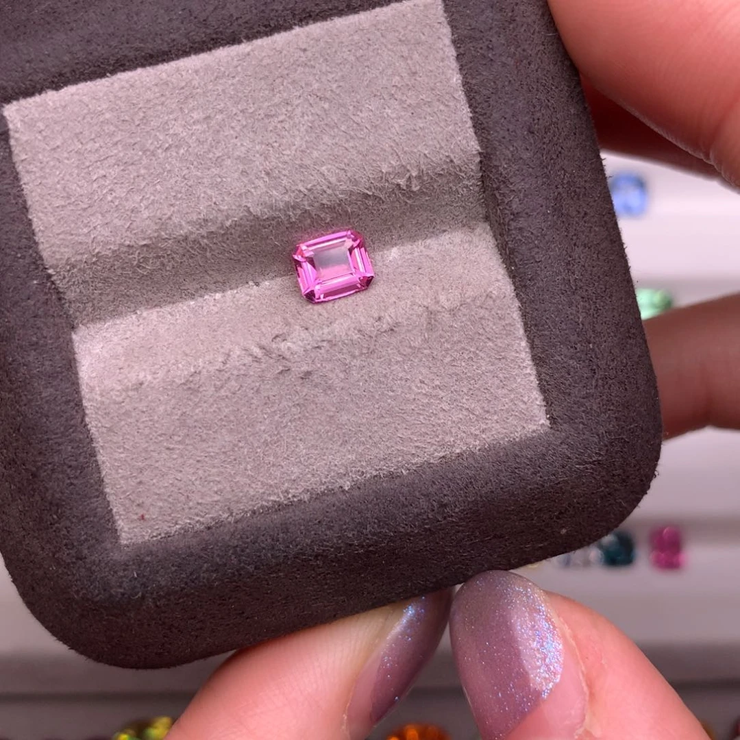 蓝宝石裸石未镶嵌0.65克拉